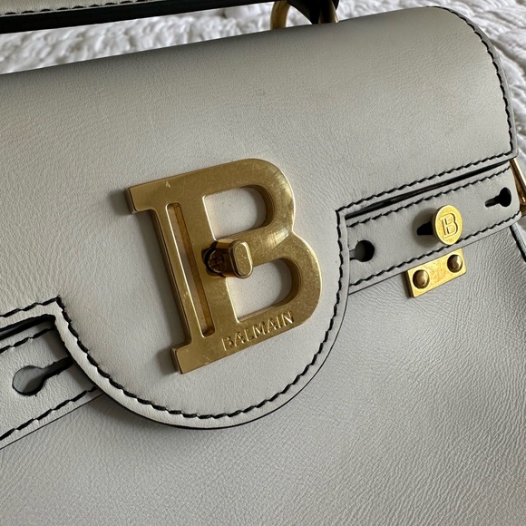 Balmain, white leather off shoulder or Crossbody bag. - Picture 5 of 16